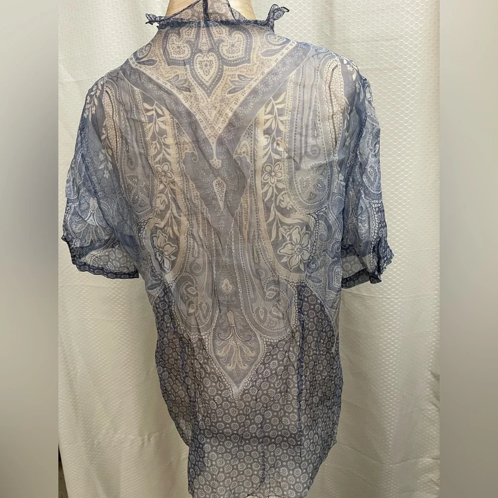 🔴 Elie Tahari completely sheer button down amazingly beautiful top - Picture 2 of 4